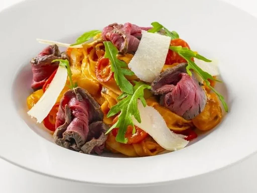 Tagliatelle with beef tenderloin